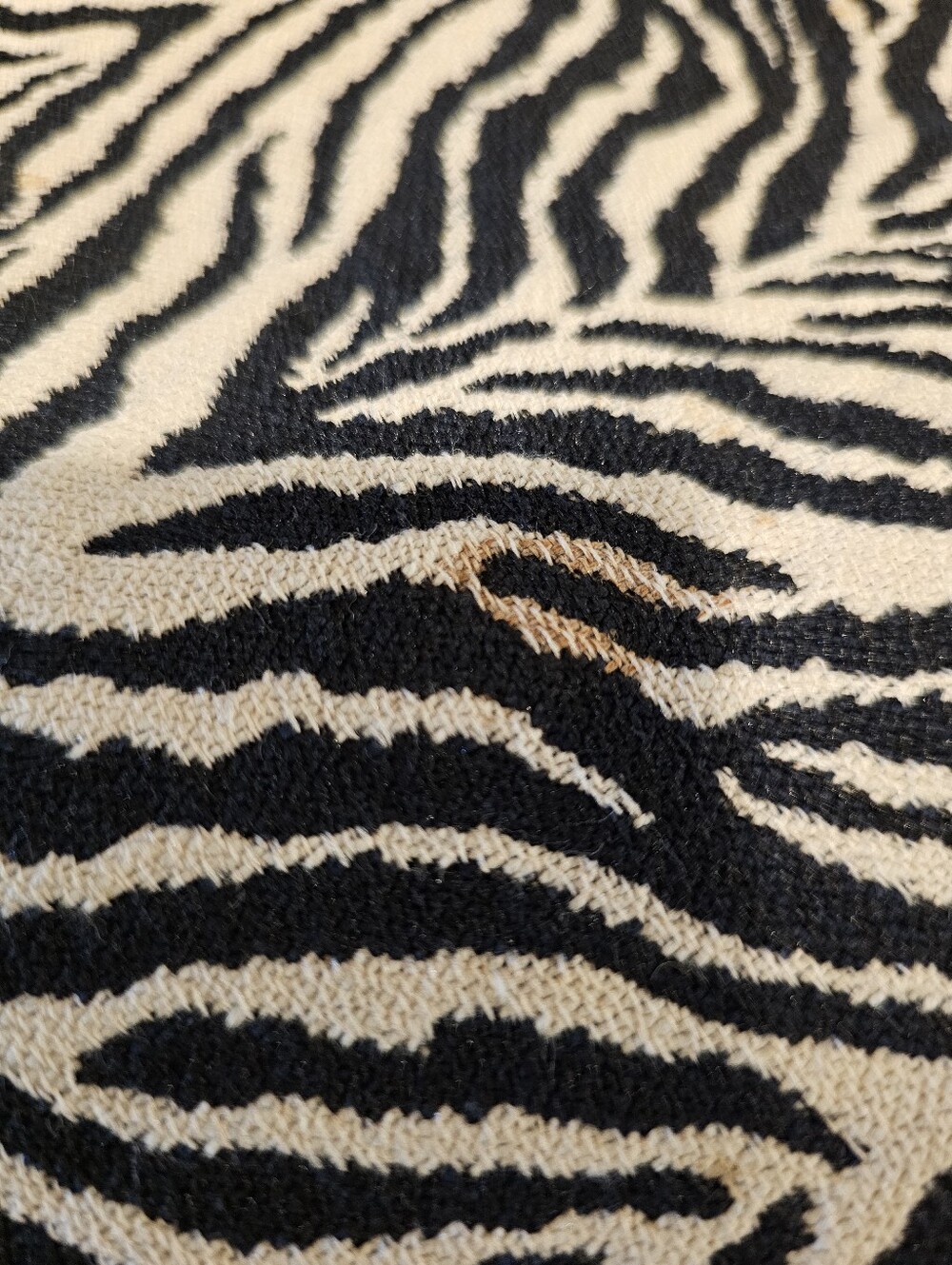 Vintage Reversible Woven Animal Print Table Runner 68" L x 13" W Black & Tan - Picture 6 of 6